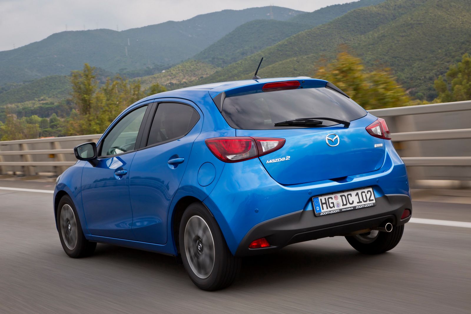 Europejska Mazda 2 – obszerna galeria zdjęć 83