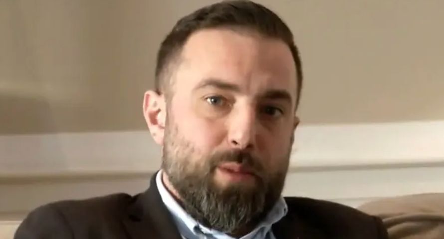 Znany dziennikarz przechodzi do Interii. Po 15 latach w "Super Expressie"