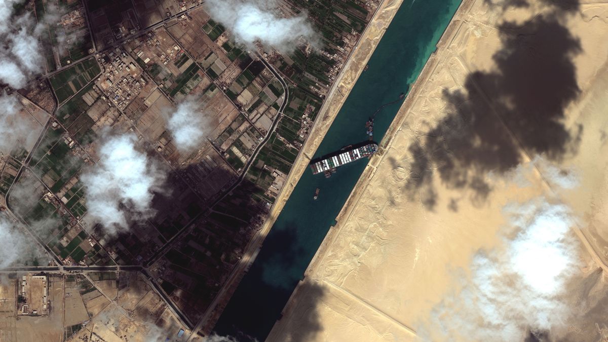 Kontenerowiec Ever Given utknął w Kanale Sueskim 