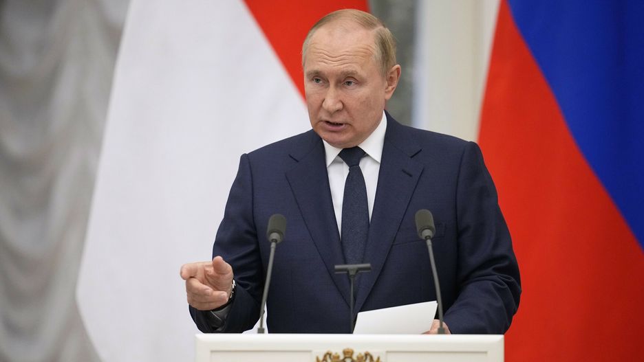arch51
Russian President Vladimir Putin attends a joint news conference with Indonesian President Joko Widodo after their meeting in the Kremlin in Moscow, Russia, Thursday, June 30, 2022. Indonesian President Joko Widodo, whose country holds the rotating presidency of the Group of 20 leading rich and developing nations, is heading to Ukraine and Russia for meetings with the leaders of the two warring nations following a visit to Germany to attend the Group of Seven summit. (AP Photo/Alexander Zemlianichenko, Pool)
Pool AP