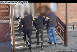 Jelenia Góra. 36-latek dokonywał rozbojów z użyciem atrapy broni. Wpadł w ręce policji