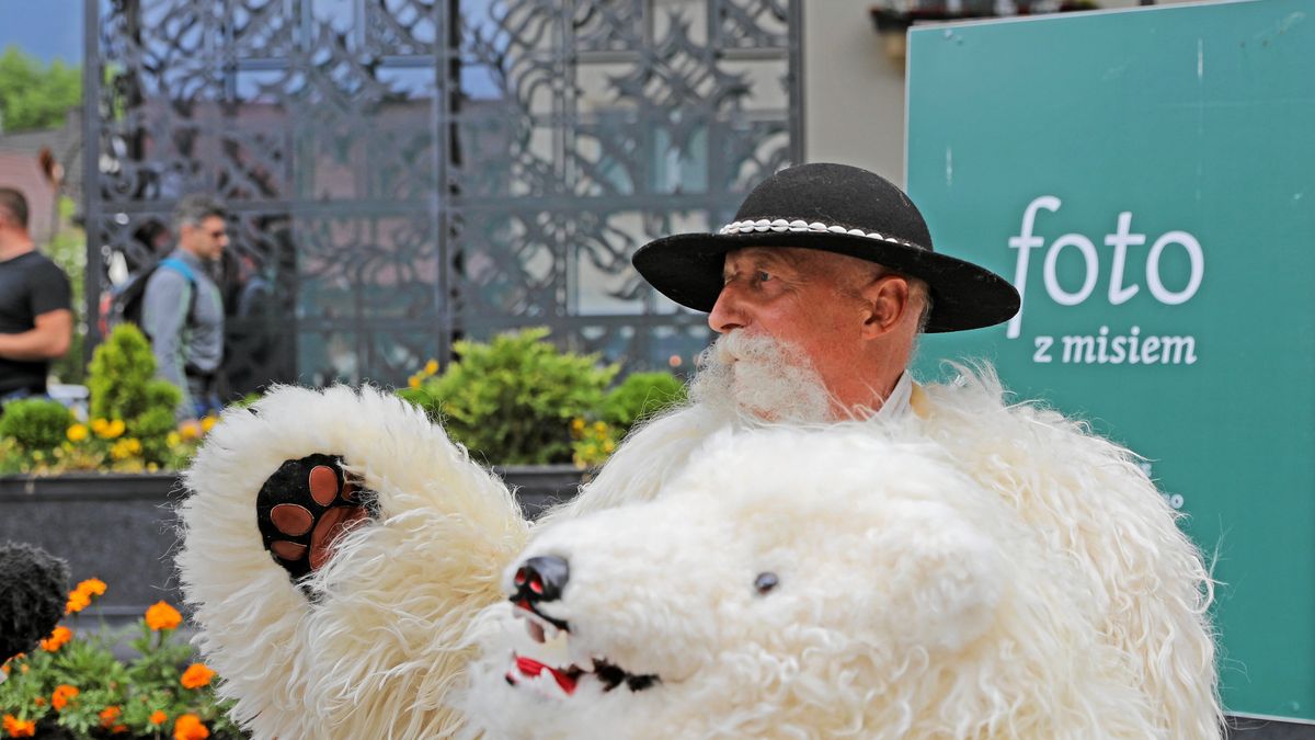 Białym Misiem jest Pan Marek Zawadzki.