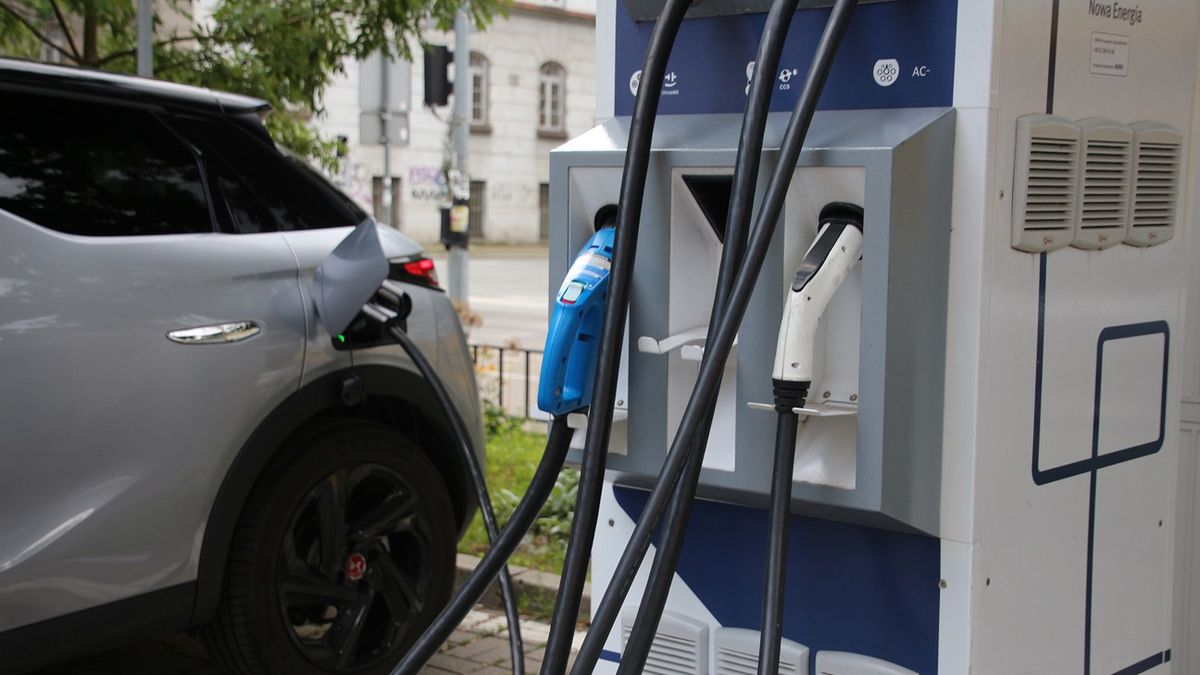 Korzystanie z ładowarek PGE od teraz będzie płatne.