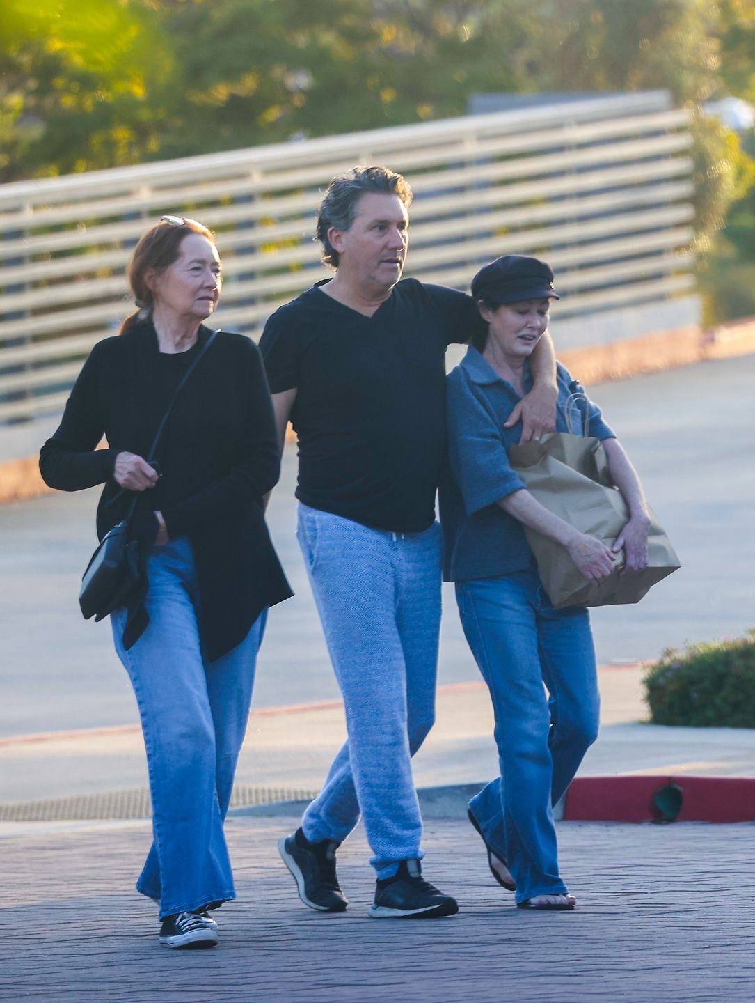 Shannen Doherty z przyjaciółmi