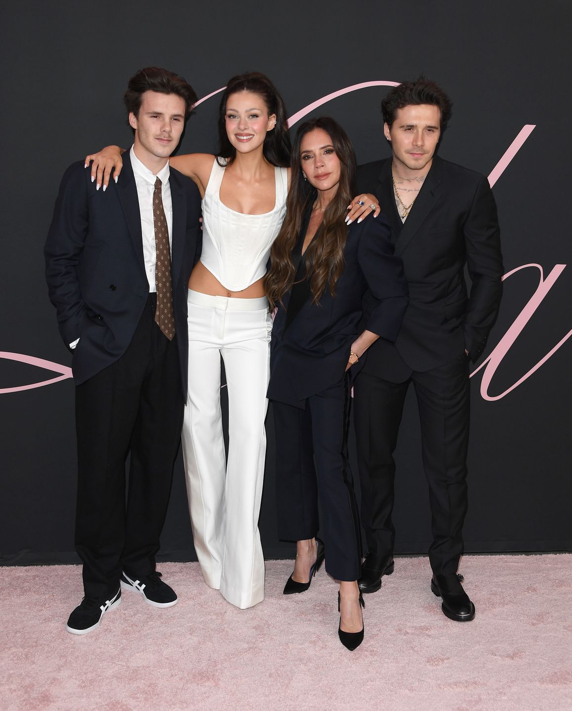 Romeo, Nicola Peltz, Victoria Beckham i Brooklyn w 2024 roku