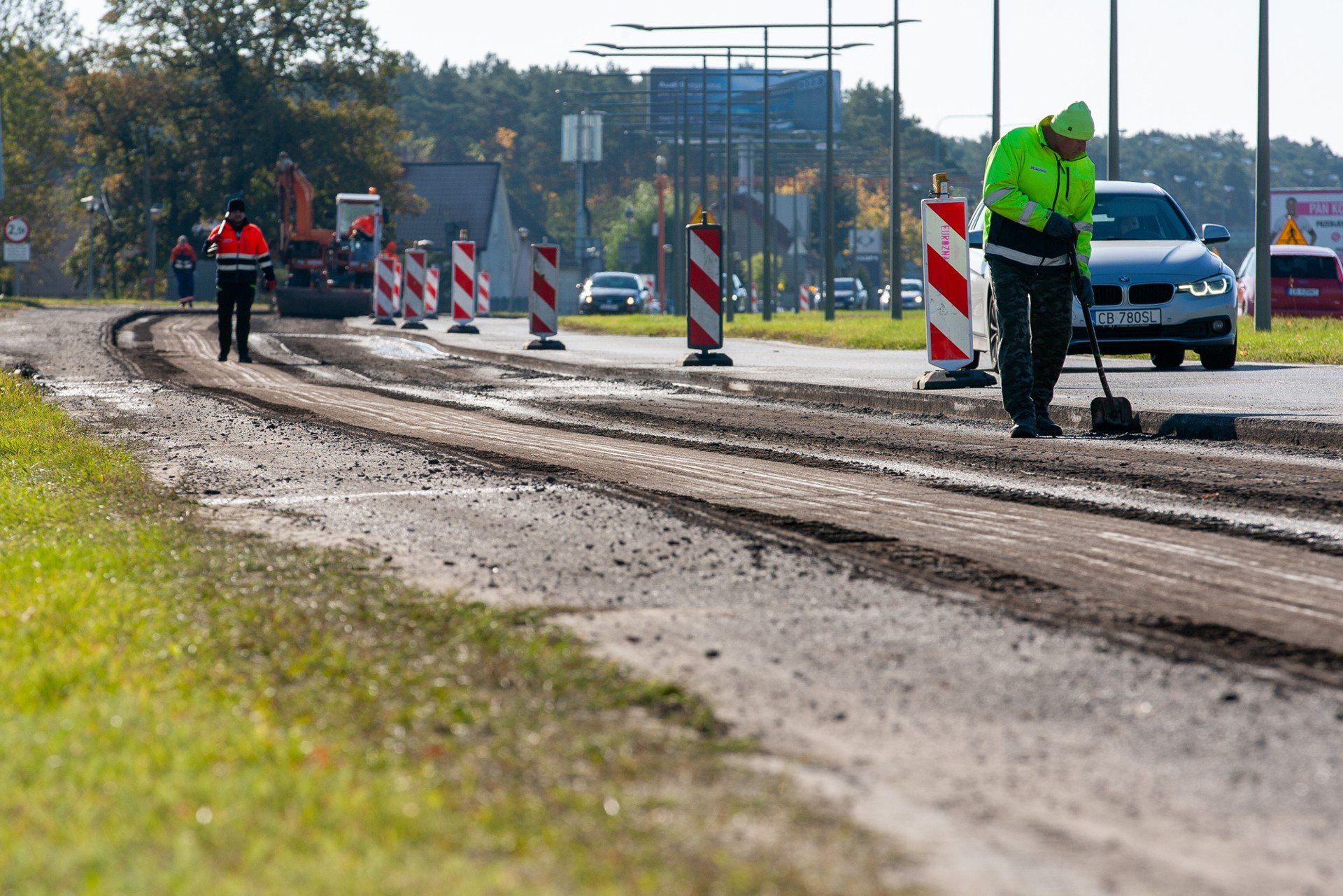 Prace w pierwszym etapie prowadzone są na jezdni w kierunku centrum miasta na odcinku przy lotnisku.