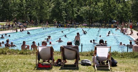 Ta pływalnia przyciąga tłumy w Poznaniu. Oto ceny biletów