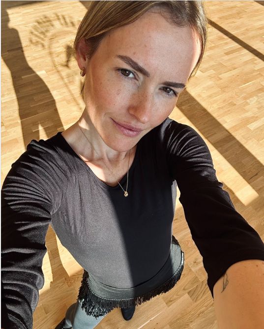 Olga Frycz ubolewa nad chorobą opiekunki i odpowiada na komentarz internautki
