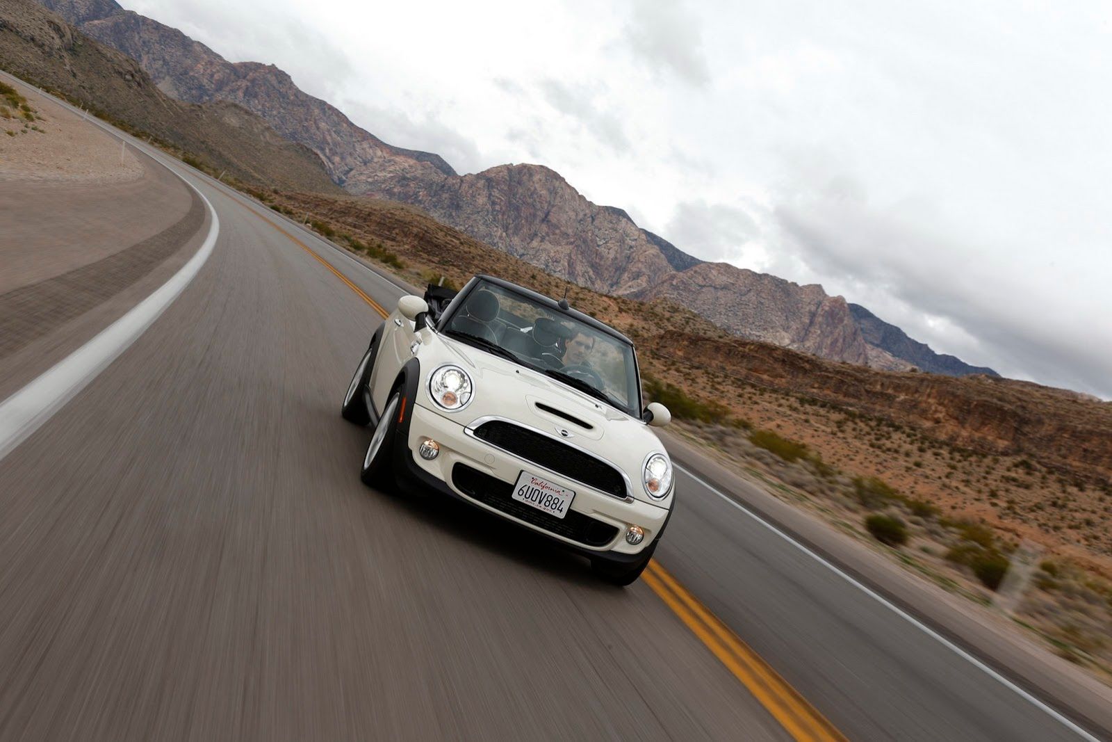 Galeria Mini jako celebracja sprzedaży półmilionowego egzemplarza w USA 255