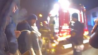 Łomża: Policjanci uratowali 75-latkę z zadymionego domu