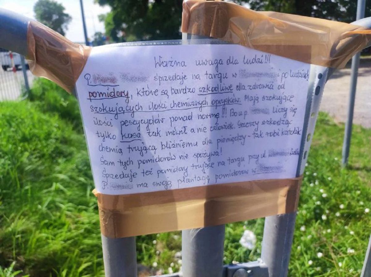 Nietypowe ogłoszenie pojawiło się przy jednym z targowisk
