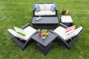 Trendy w meblach ogrodowych 2025 – inspiracje na meble tarasowe i balkonowe