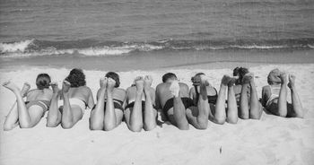 Opalanie, skandale, dancingi. Lato nad Bałtykiem przed 1939 rokiem