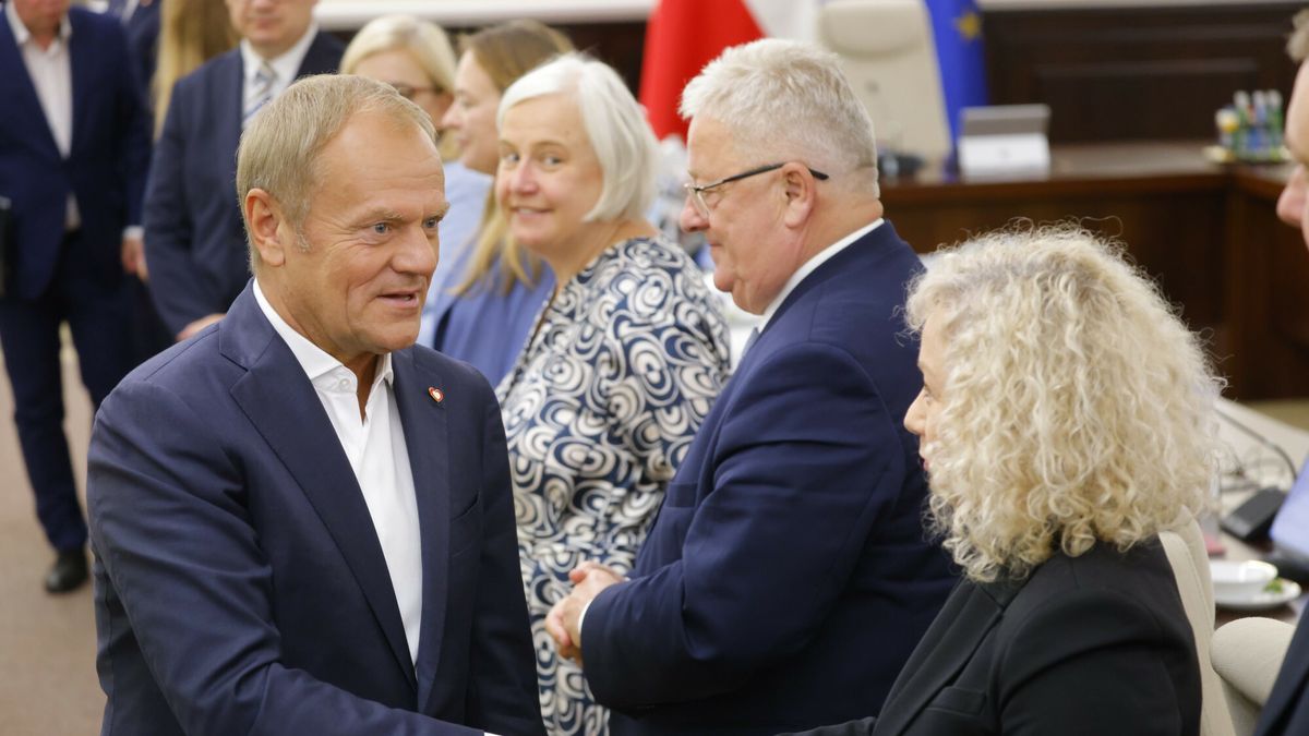 Posiedzenie rz?du
03.09.2024. Warszawa. Posiedzenie rzadu. Fot. Filip Naumienko/REPORTER 
N/z: Donald Tusk, Marzena Czarnecka, Czeslaw Siekierski, Katarzyna Kotula
Filip Naumienko/REPORTER