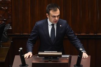 Minister finansów mówi o większym deficycie. Podał powód