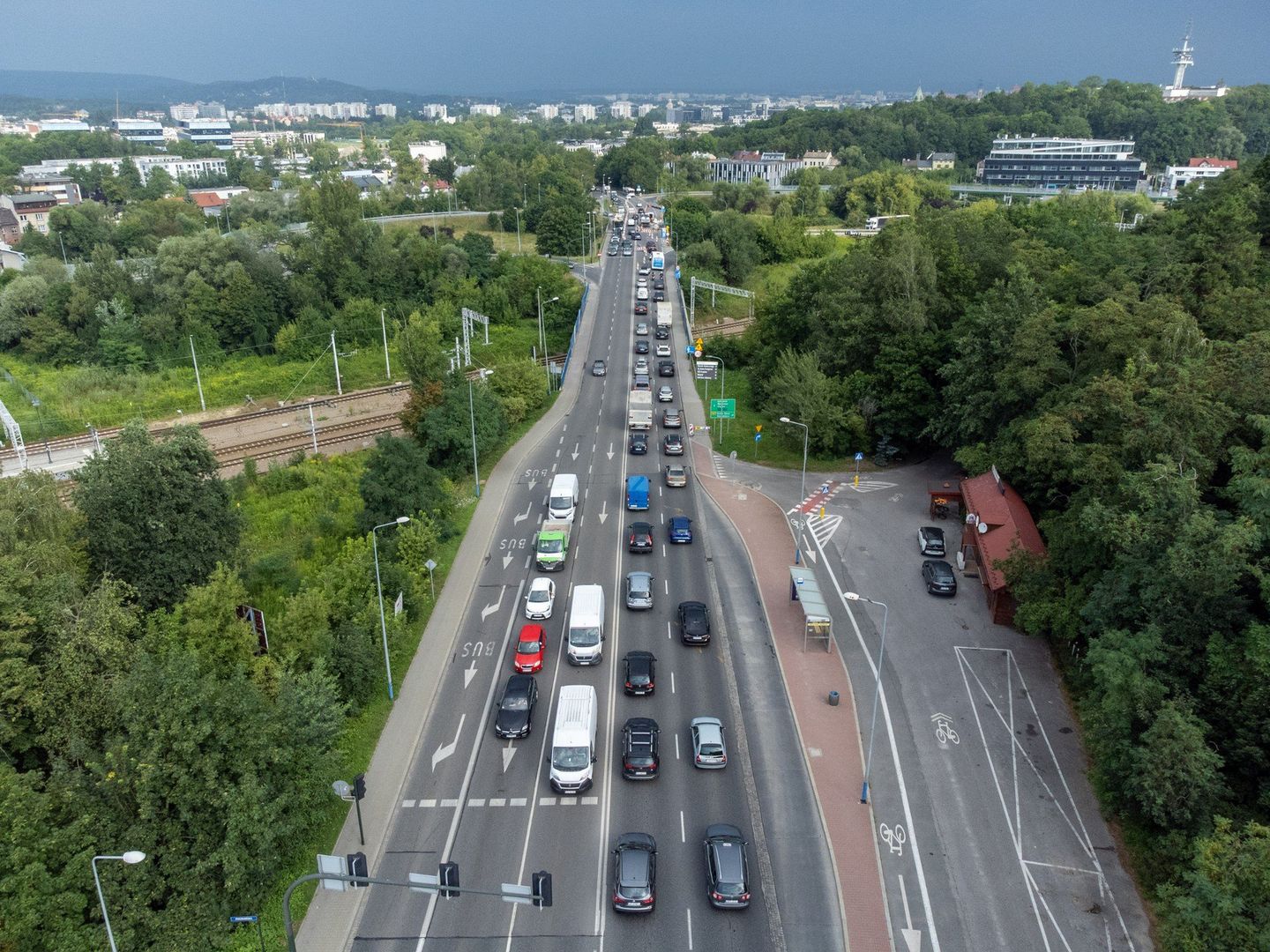 Kierowcy spoza Krakowa, których samochody nie spełniałyby wymogów, mogliby wjechać do miasta po uiszczeniu opłaty – godzinowej lub abonamentu.