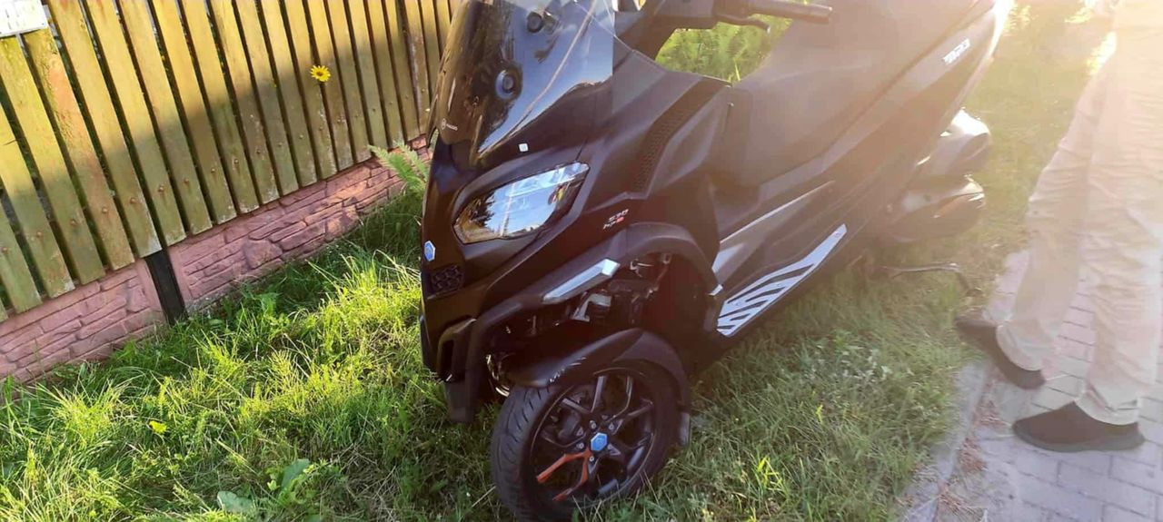 65-latek na motocyklu uderzył w osobówkę!