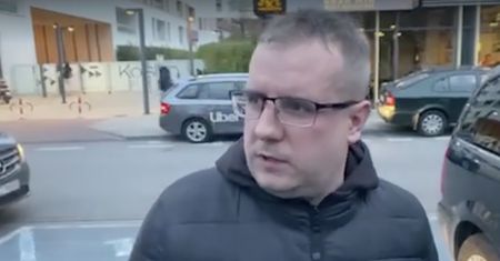 Poseł Czarnecki wychodzi z izby wytrzeźwień. Tak komentuje skandal