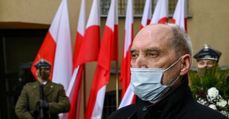 TVP emituje film podkomisji Macierewicza. Barbara Nowacka: "podłość"