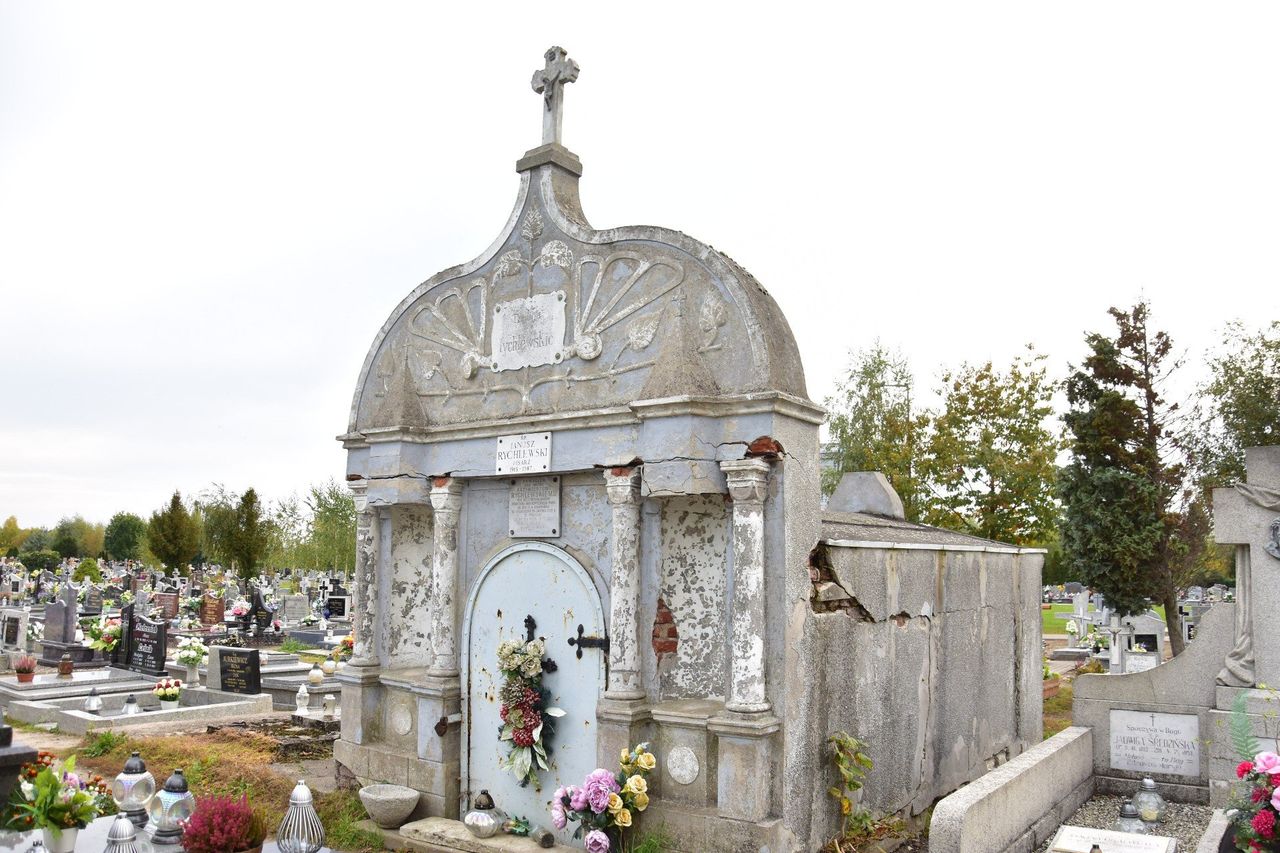 Żnin: Będzie zbiórka na rzecz ratowania grobowca Rodziny Rychlewskich