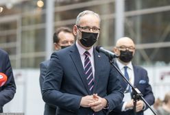 Ekspert ostro recenzuje działania rządu ws. COVID-19. "Społeczeństwo zostało pozostawione"