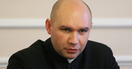 "Szara eminencja" w Lasach Państwowych. Fundacja księdza dostaje fortunę