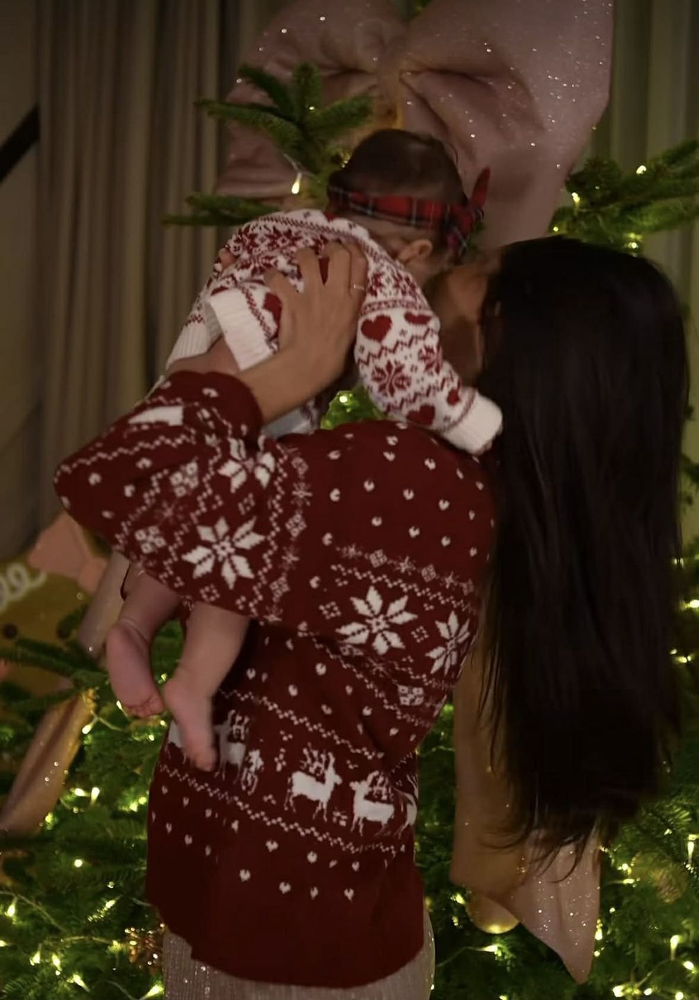 Klaudia El Dursi z córeczką ze świątecznymi życzeniami