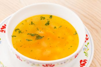 Babcia robiła tę zupę, gdy bolał brzuch. Działała jak balsam dla żołądka i jelit