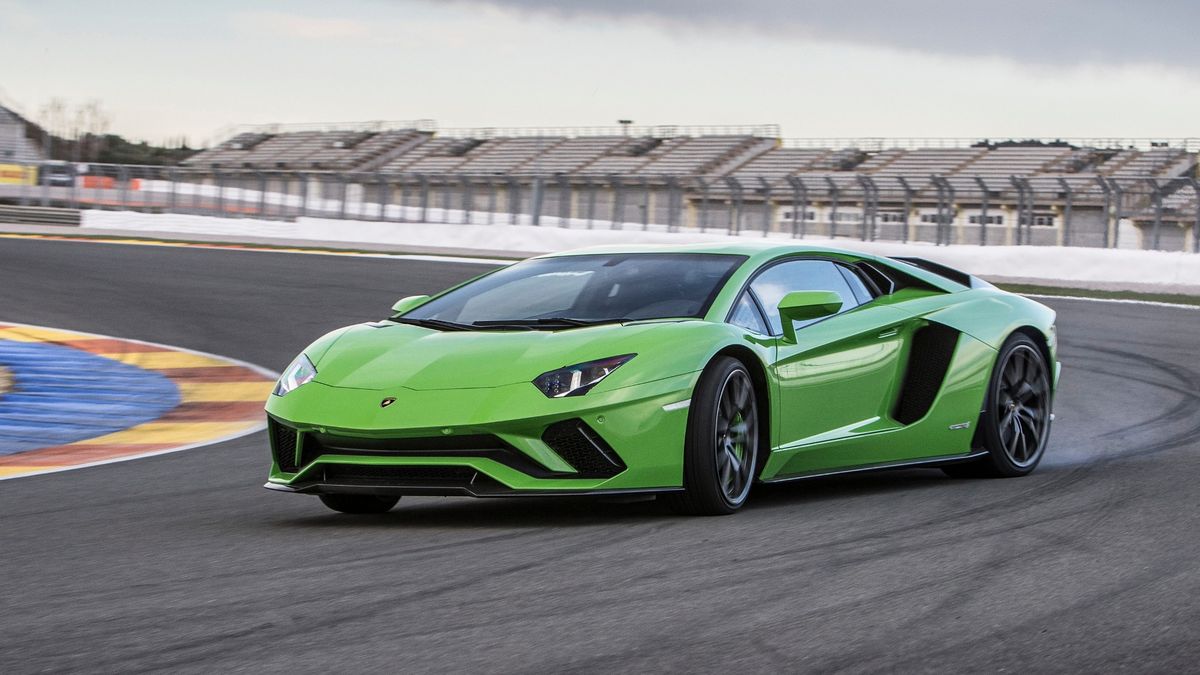 Czy to już koniec samochodów dla koneserów sportowej jazdy? Napęd RWD staje się towarem deficytowym?