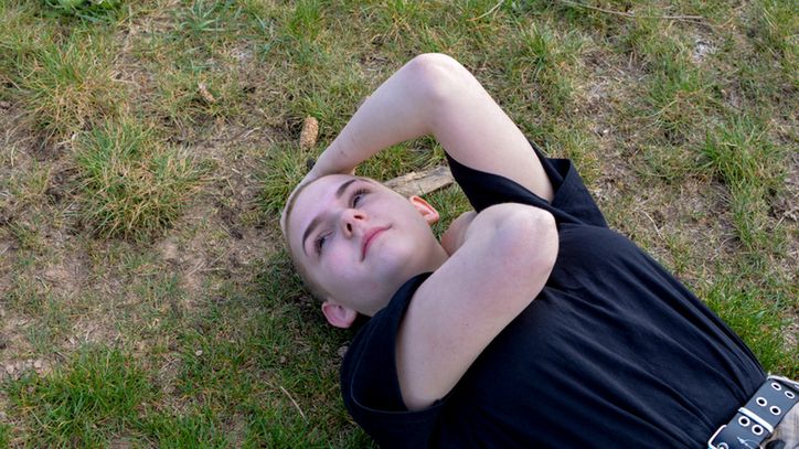 Groźny nowotwór atakuje coraz młodszych. Te objawy powinny zaalarmować