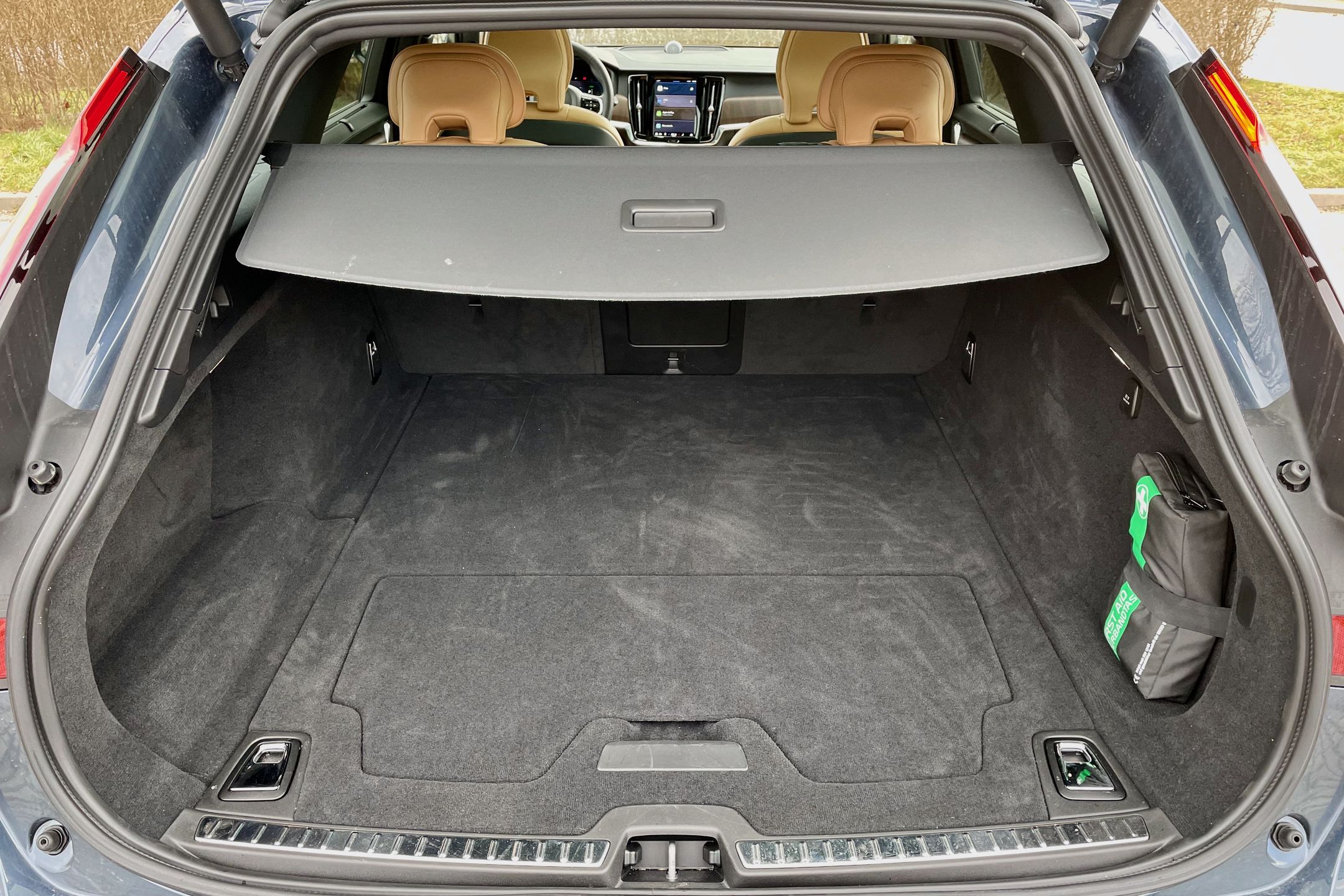 Volvo V90 T8