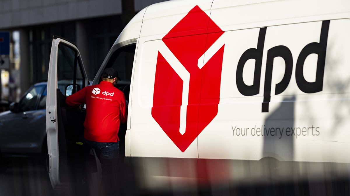 BERLIN, GERMANY - FEBRUARY 02: The logo of dpd is pictured on February 02, 2022 in Berlin, Germany. (Photo by Florian Gaertner/Photothek via Getty Images)