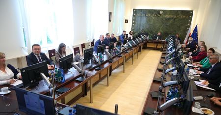 "Istnieją wątpliwości". Opinia TSUE dotyczy polskich sędziów