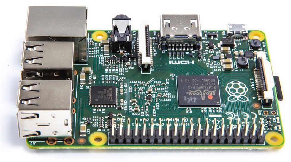 Raspberry Pi 2 B, czyli Malina kontratakuje: najtańszy komputer z Windowsem 10 3
