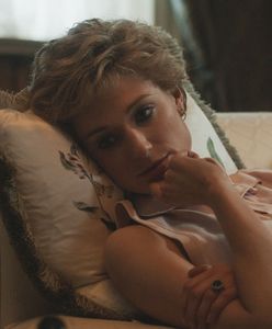 To ona! Elizabeth Debicki na najnowszych zdjęciach z planu. Niczym prawdziwa księżna Diana