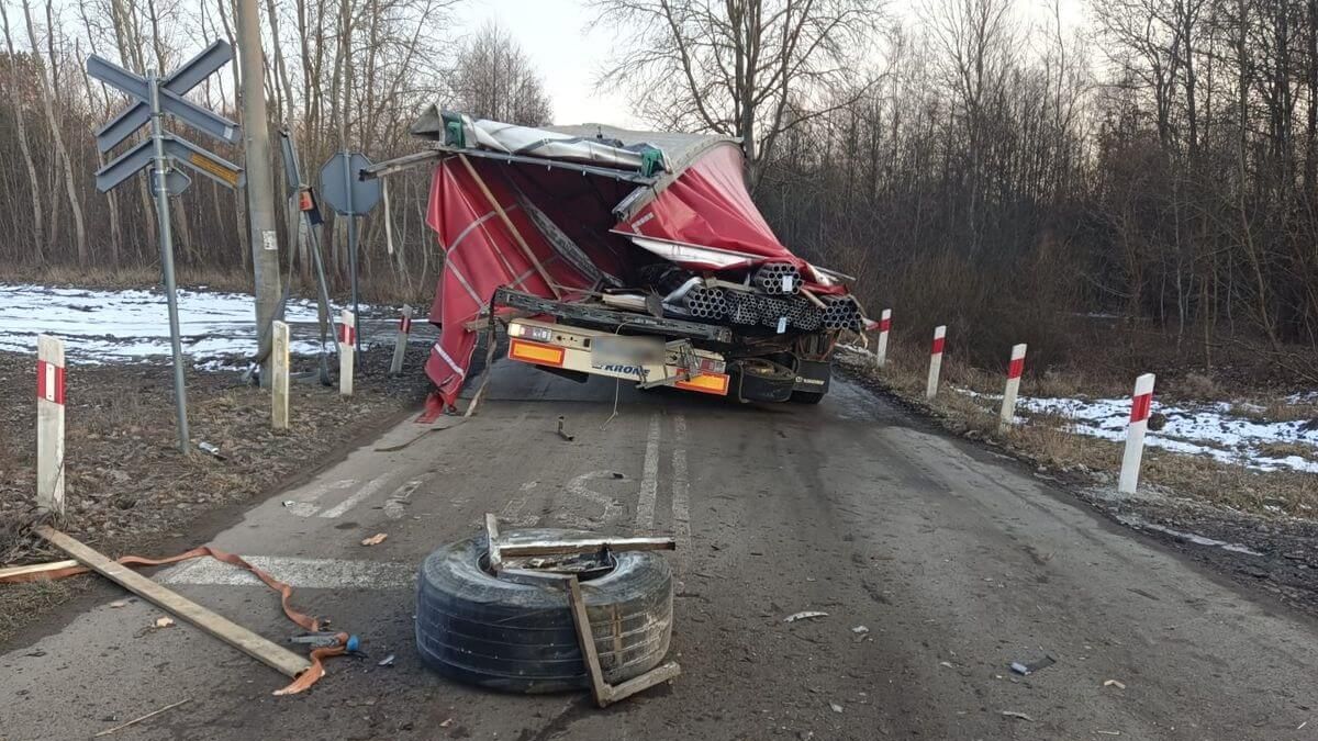 Zderzenie pociągu i ciężarówki
