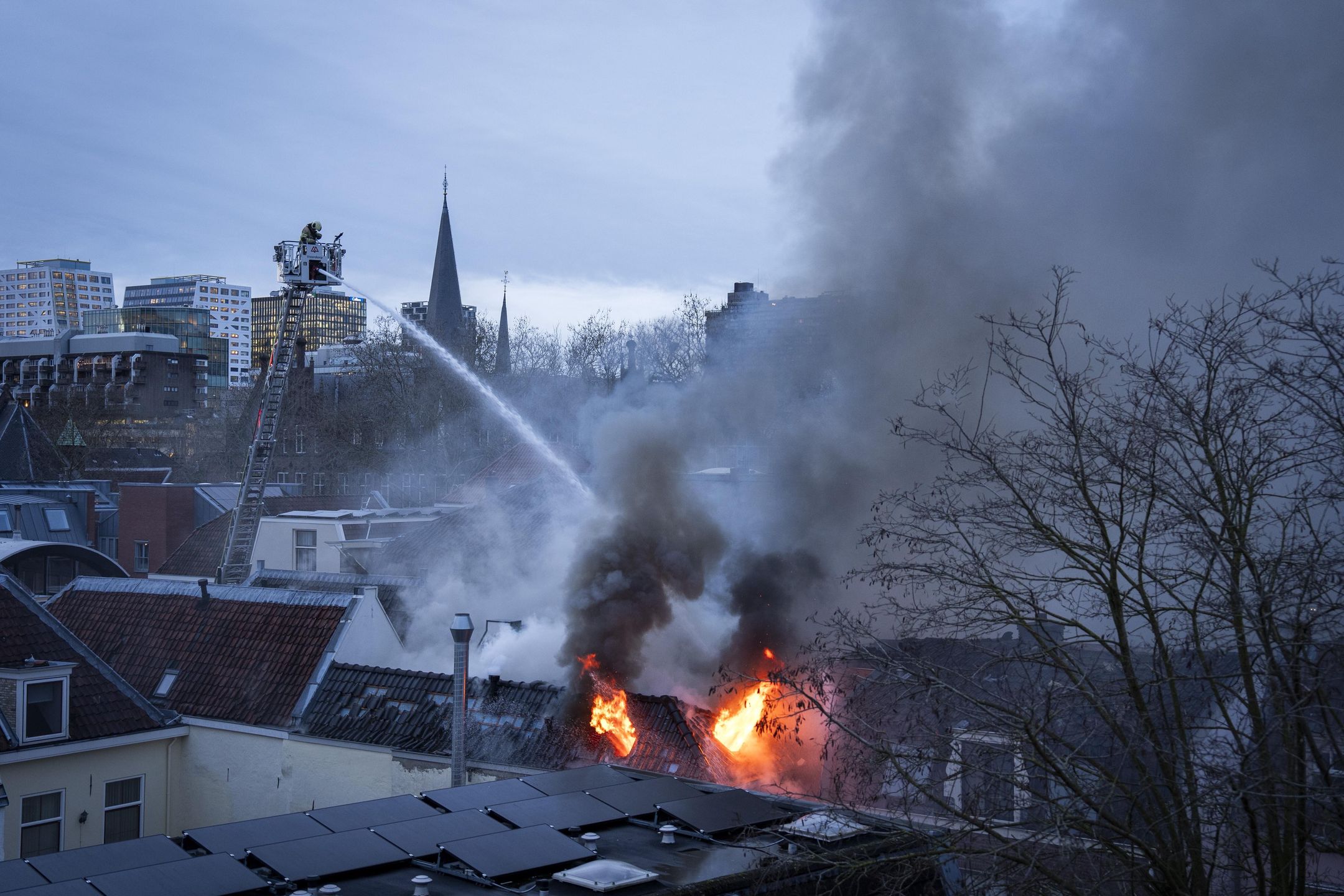 Dwa wybuchy i pożar w centrum Utrechtu