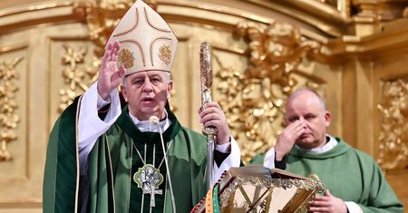 Echa ceremonii otwarcia igrzysk. Biskup kielecki prosi o "wynagrodzenie dla Boga"
