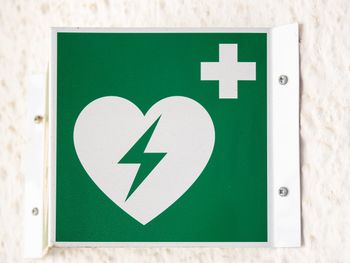 Rzeszów: Nowy defibrylator AED dostępny całą dobę. Gdzie się znajduje?