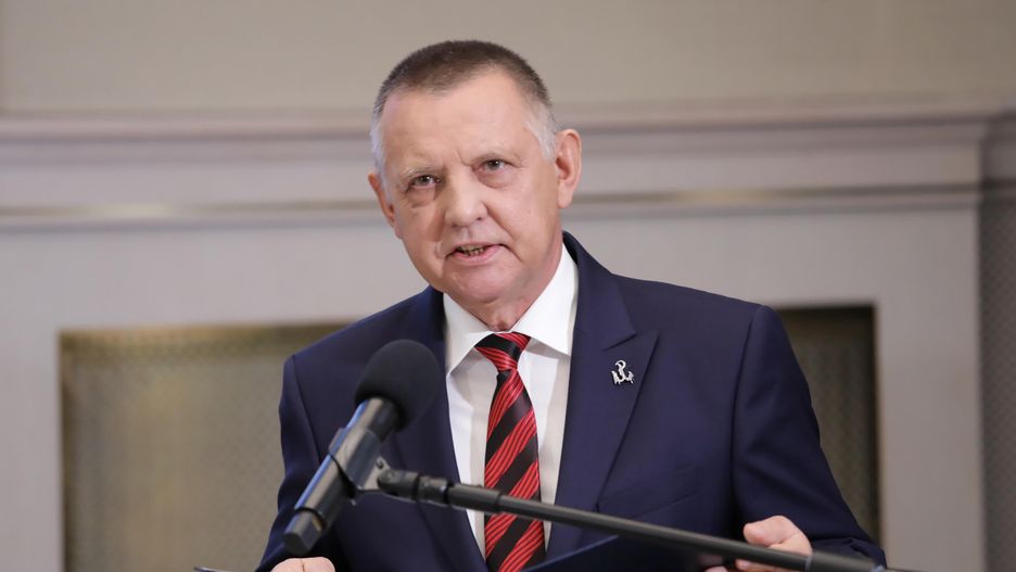 Prezes NIK zarabia ogromne pieniądze.