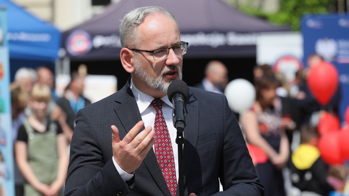 Warszawa, 26.05.2023. Minister zdrowia Adam Niedzielski na konferencji prasowej na terenie siedziby Ministerstwa Zdrowia w Warszawie, 26 bm. Spotkanie dot. bezpłatnych szczepień przecow HPV. (aldg) PAP/Paweł Supernak