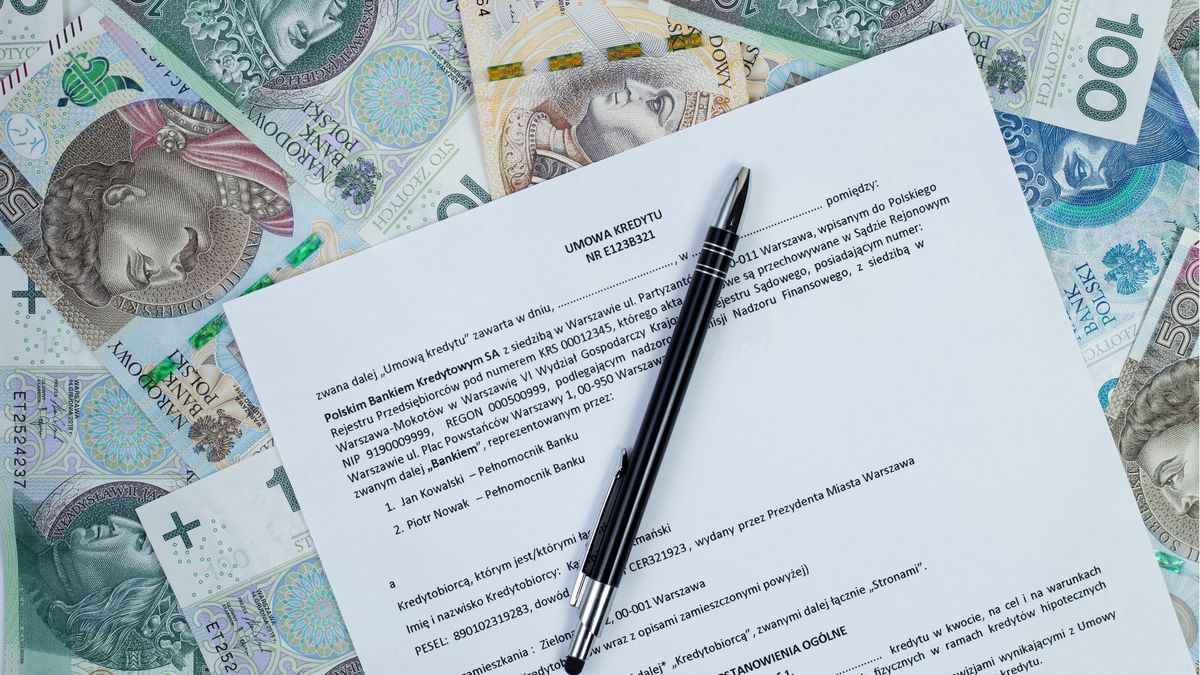 kredyt, kredyt hipoteczny, finanse, polska waluta, biznes, bank, banknot, banknoty, bogactwo, waluta, polska, 500+, 500 plus, umowa