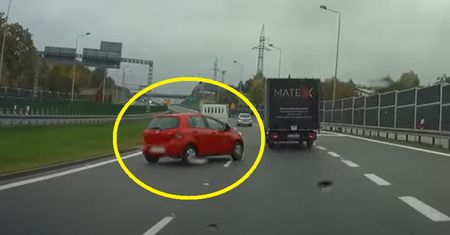 Jak piłeczka do ping-ponga. Nagranie z Bielska-Białej
