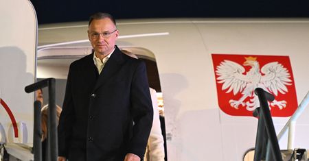 "Spuszczę nad tym zasłonę milczenia". Duda wykonywał instrukcje Tuska?