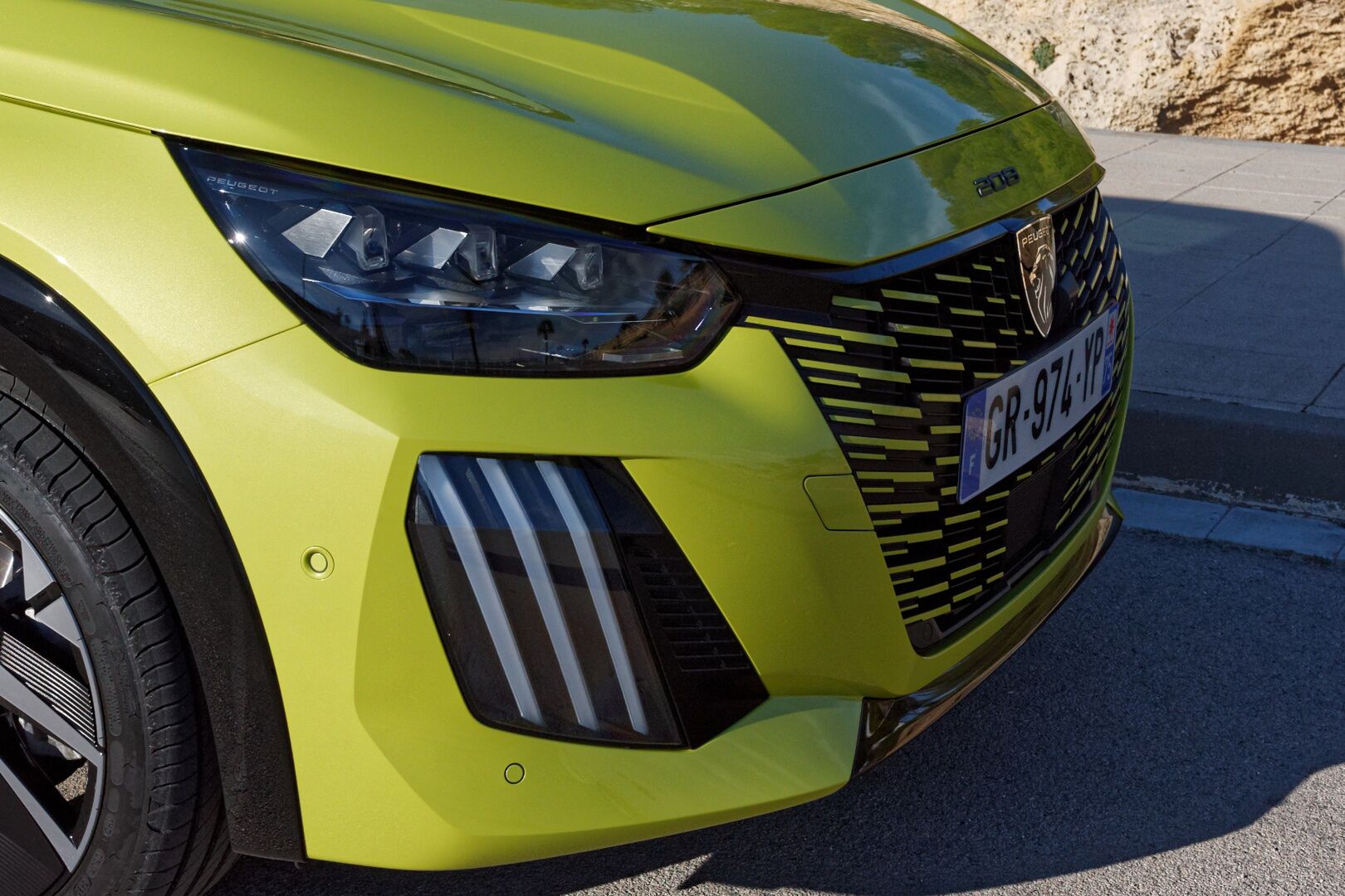 Peugeot e-208