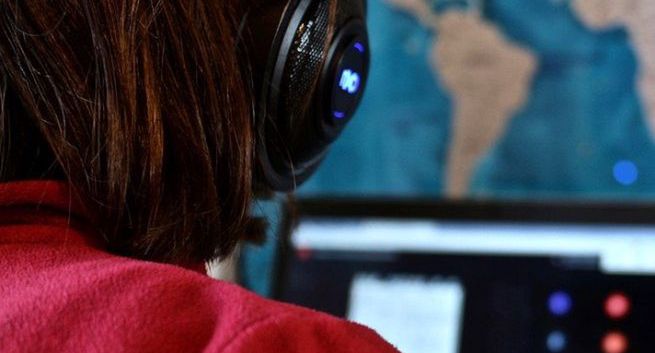 E-lekcje z problemami. Strach przed "byciem memem", WF bez kamerki, zalew e-sprawdzianów