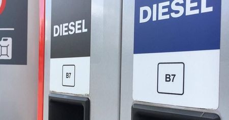 Od dziś nowe oznaczenia na stacjach. Trudniej o pomyłkę przy tankowaniu