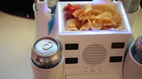 Nintendo Wii z piwem i chipsami 1