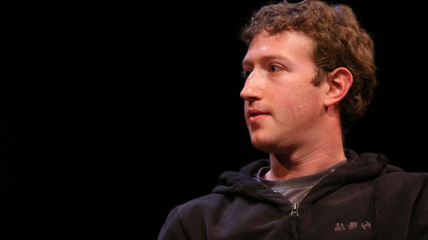 Zuckerberg maluje graffiti na facebookowej ścianie [wideo] 1