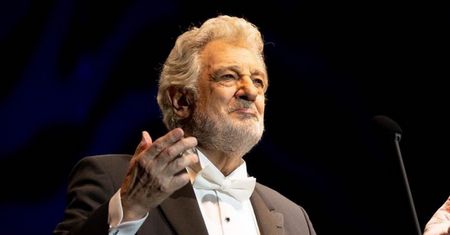 Śpiewak operowy Placido Domingo oskarżany o MOLESTOWANIE! "Zawsze w jakiś sposób dotykał i całował"